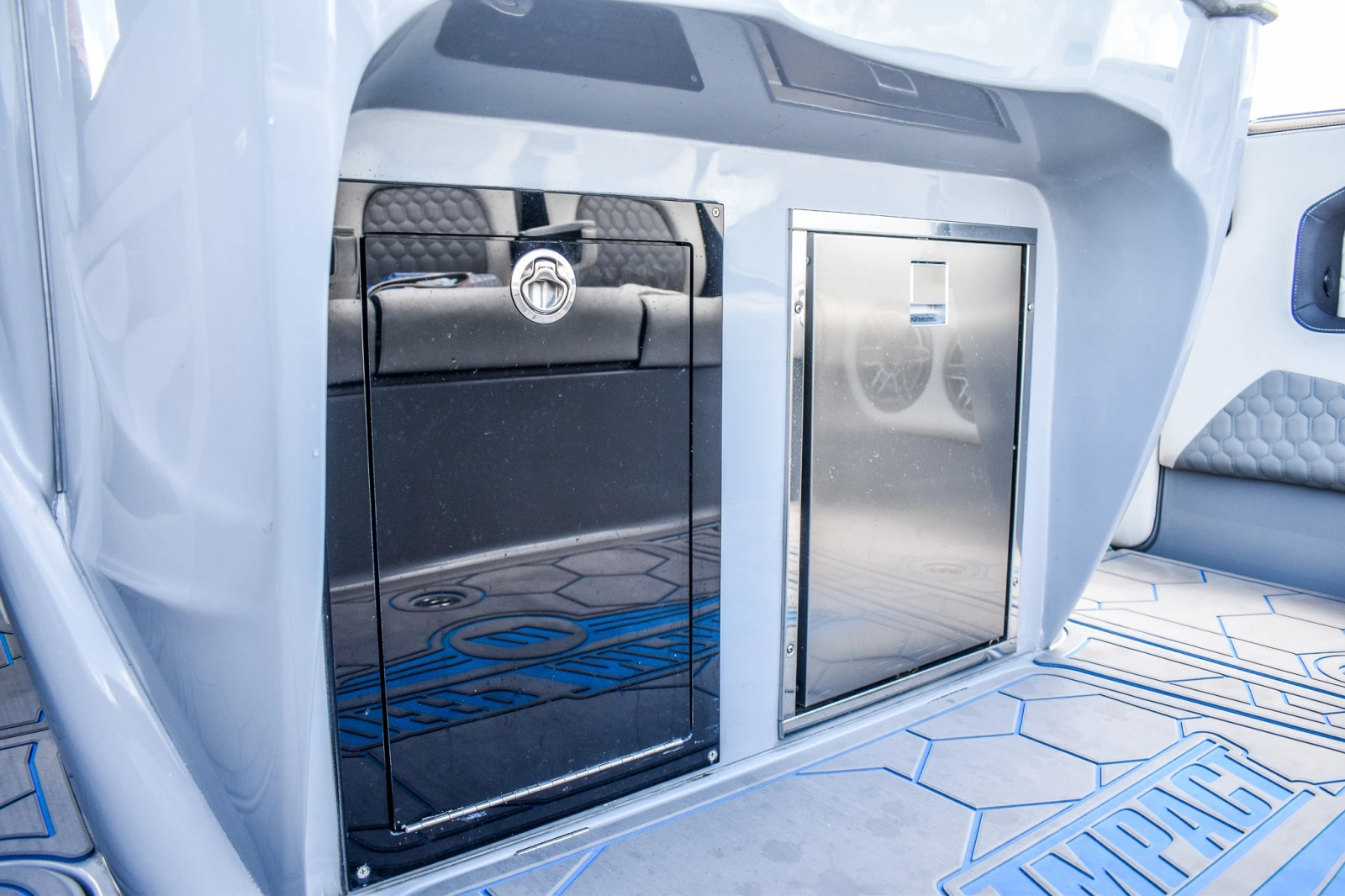 2022 Deep Impact 399 Cabin