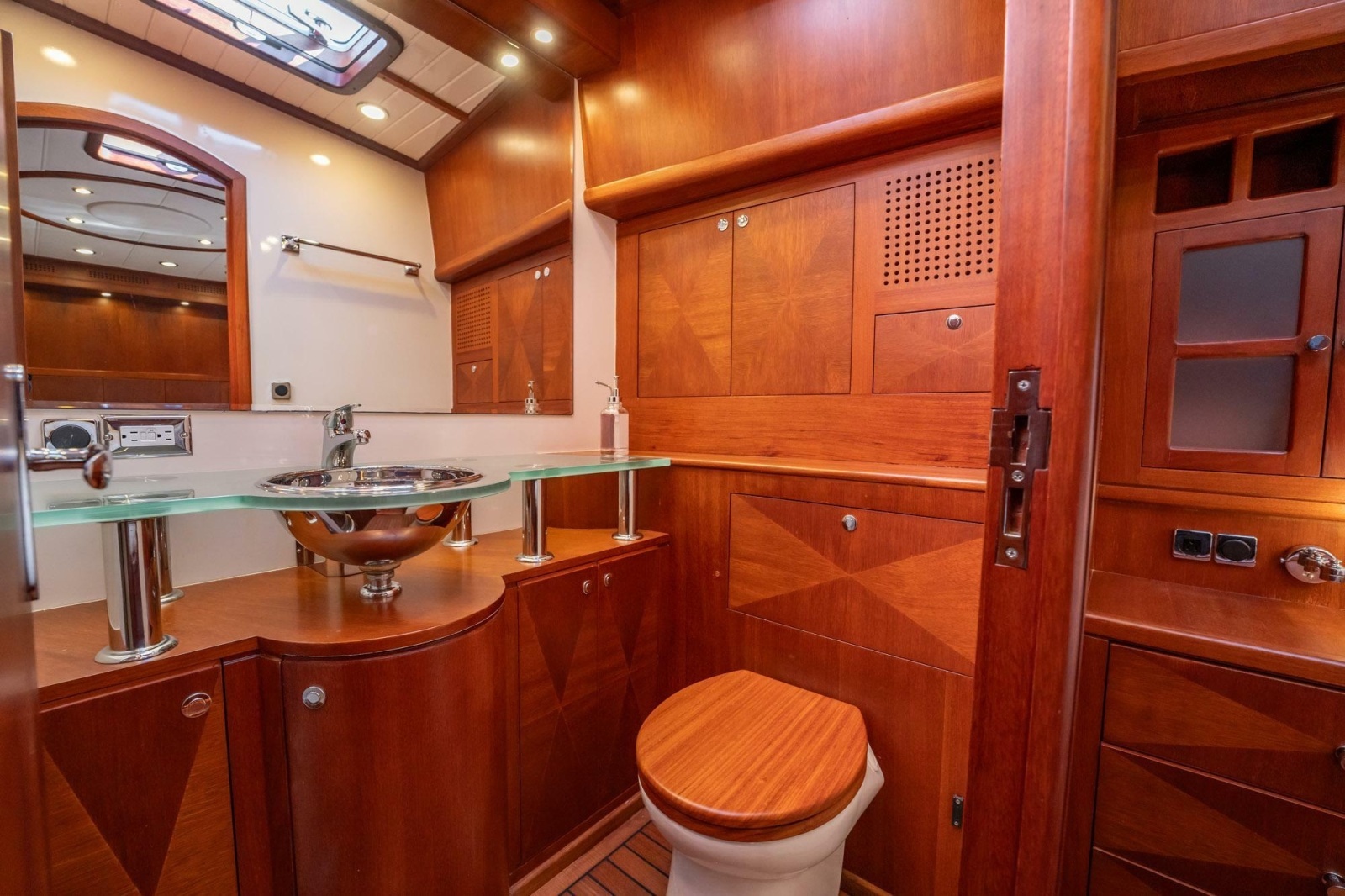 2006 Vicem 62 Custom