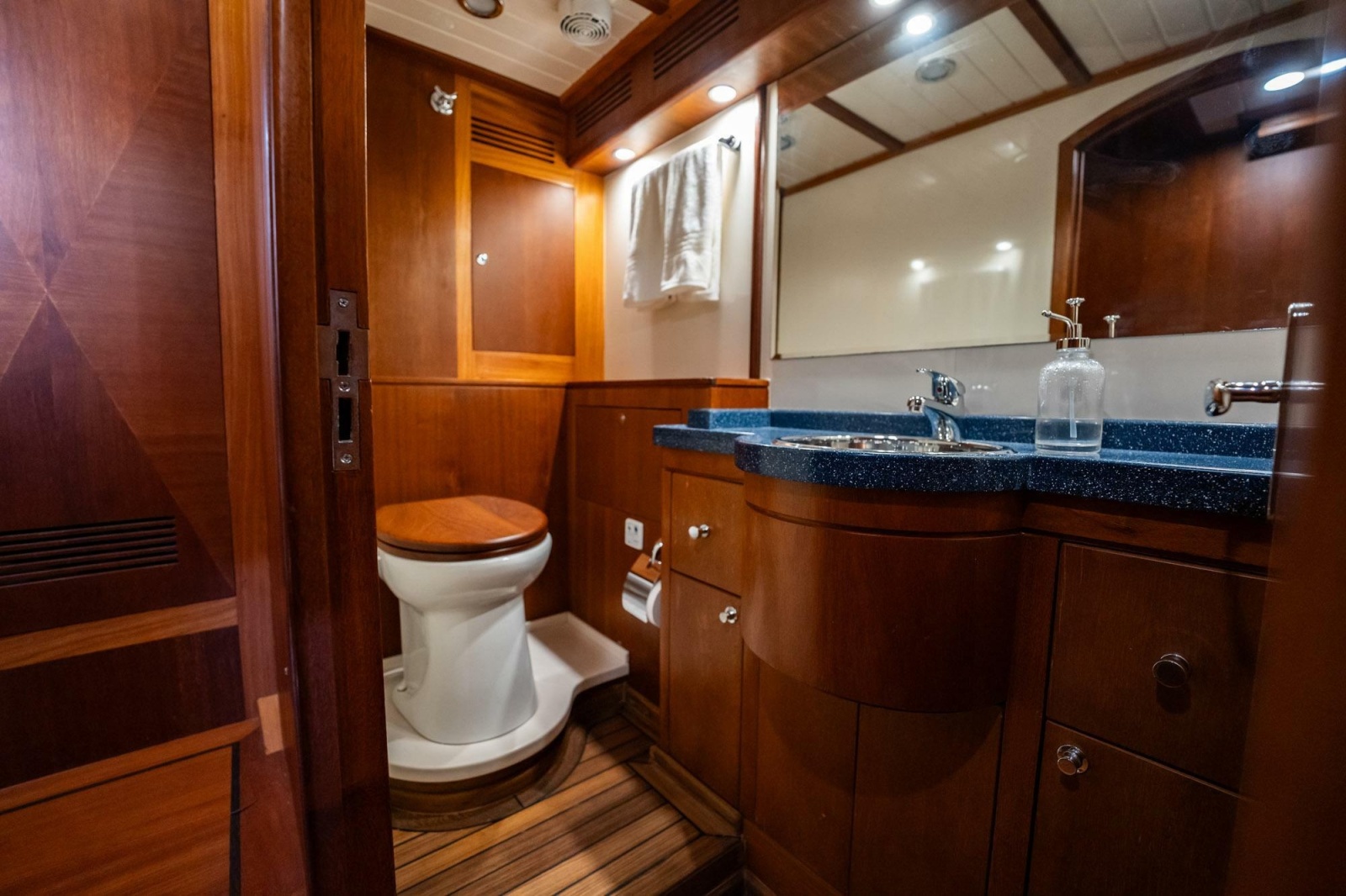 2006 Vicem 62 Custom