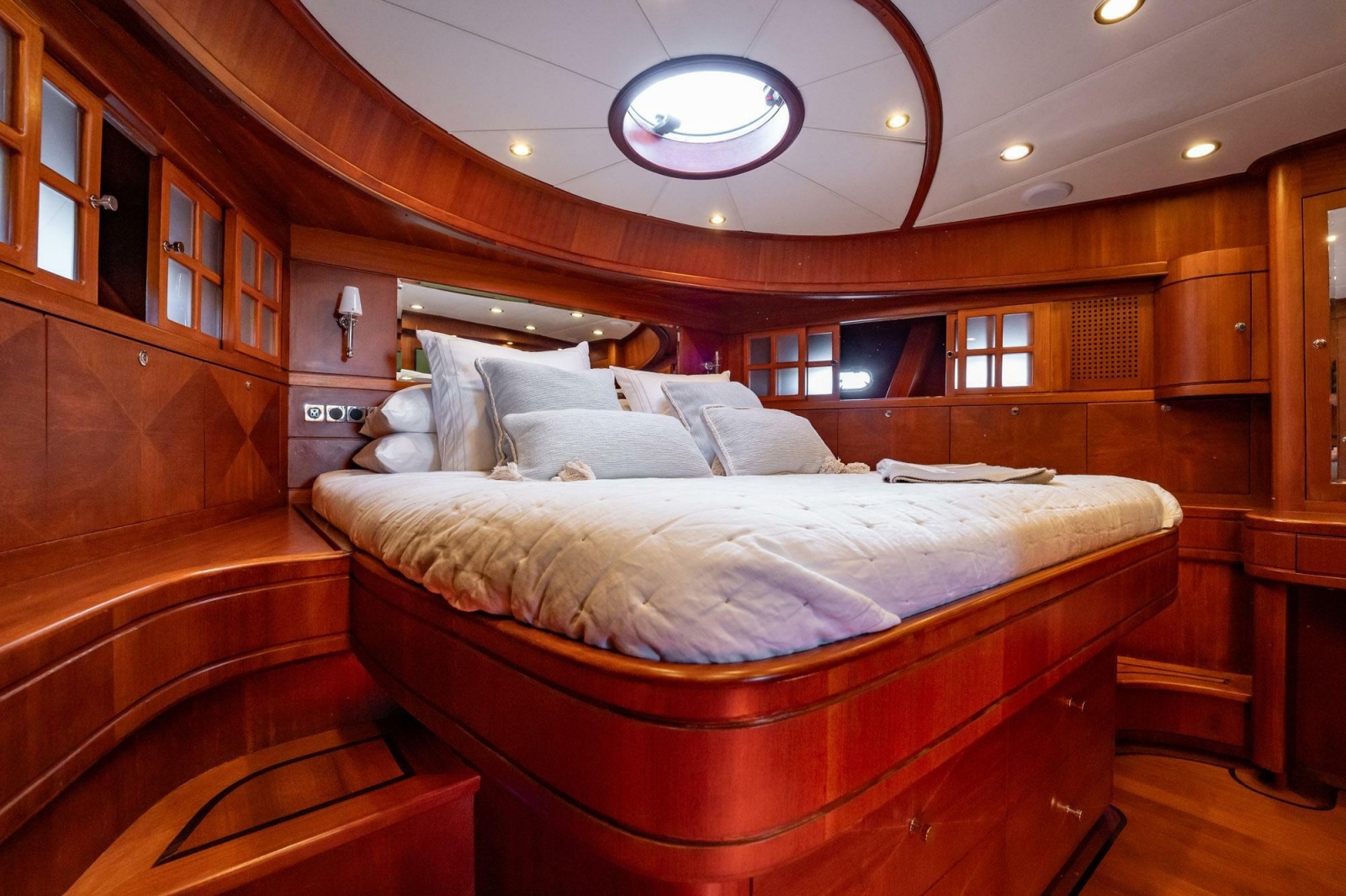 2006 Vicem 62 Custom