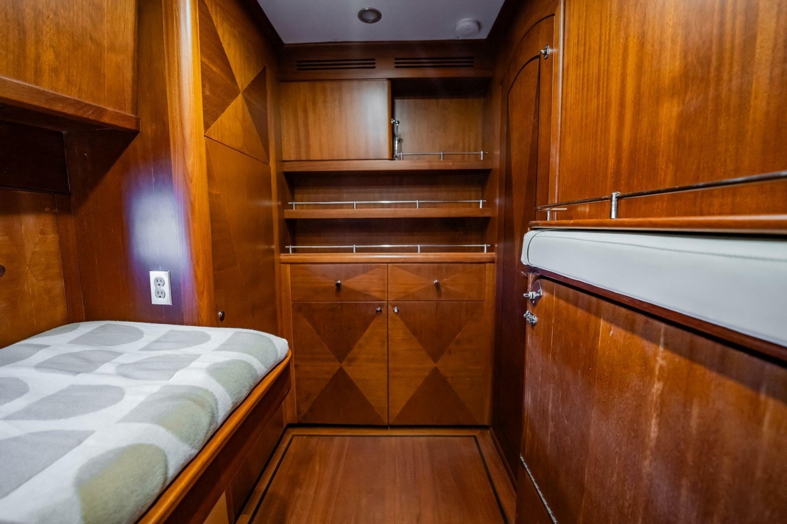 2006 Vicem 62 Custom