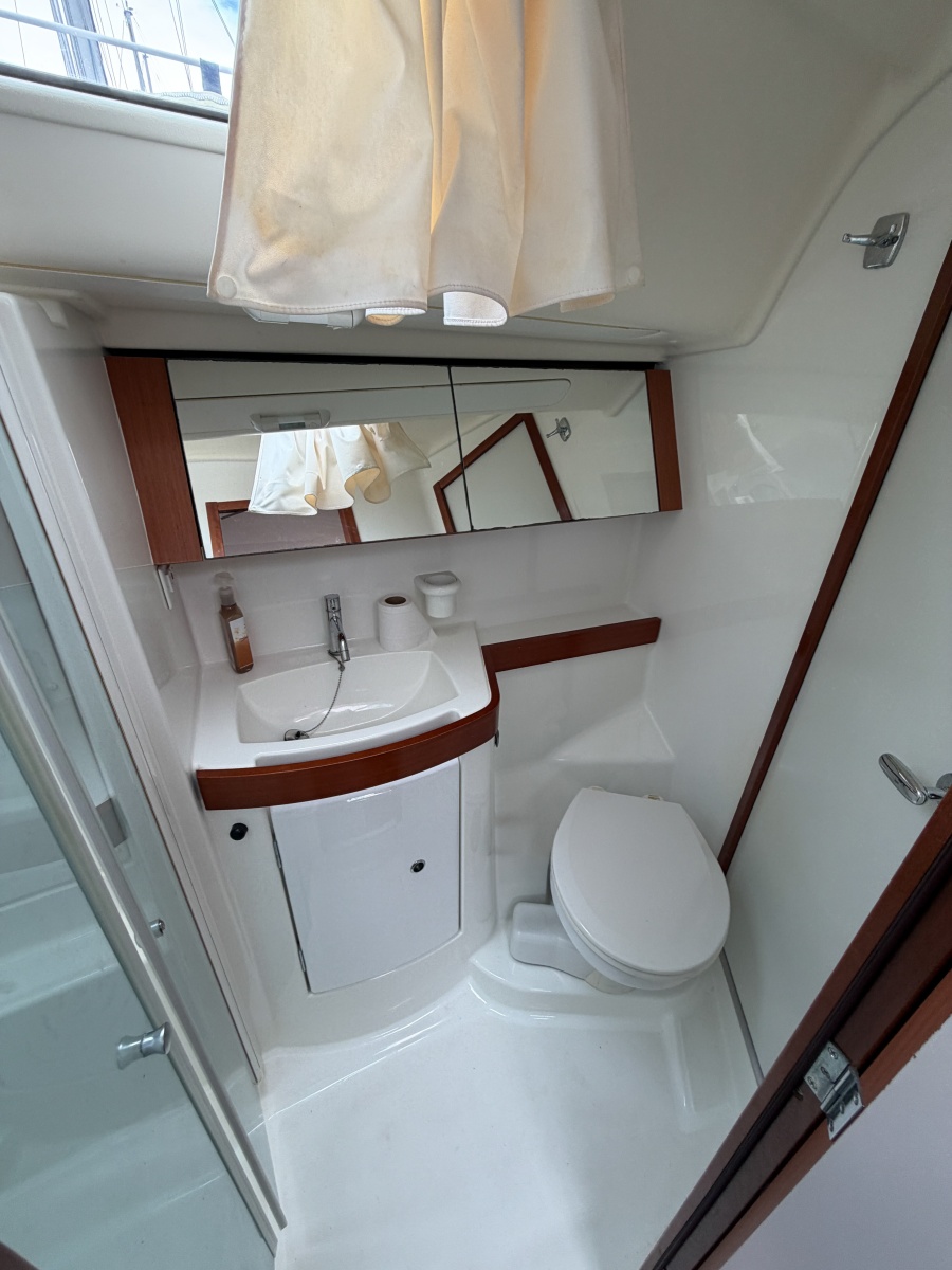 2009 Beneteau Oceanis 40