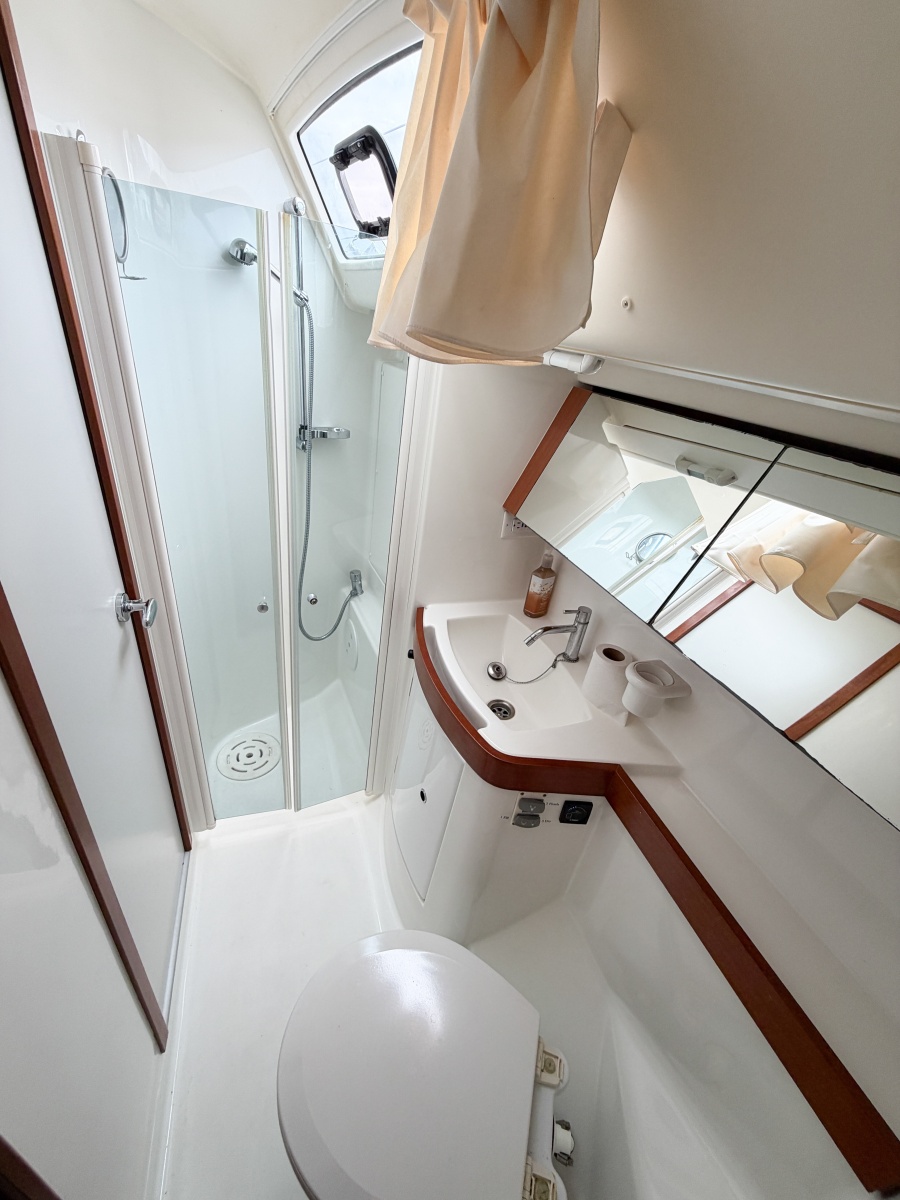 2009 Beneteau Oceanis 40
