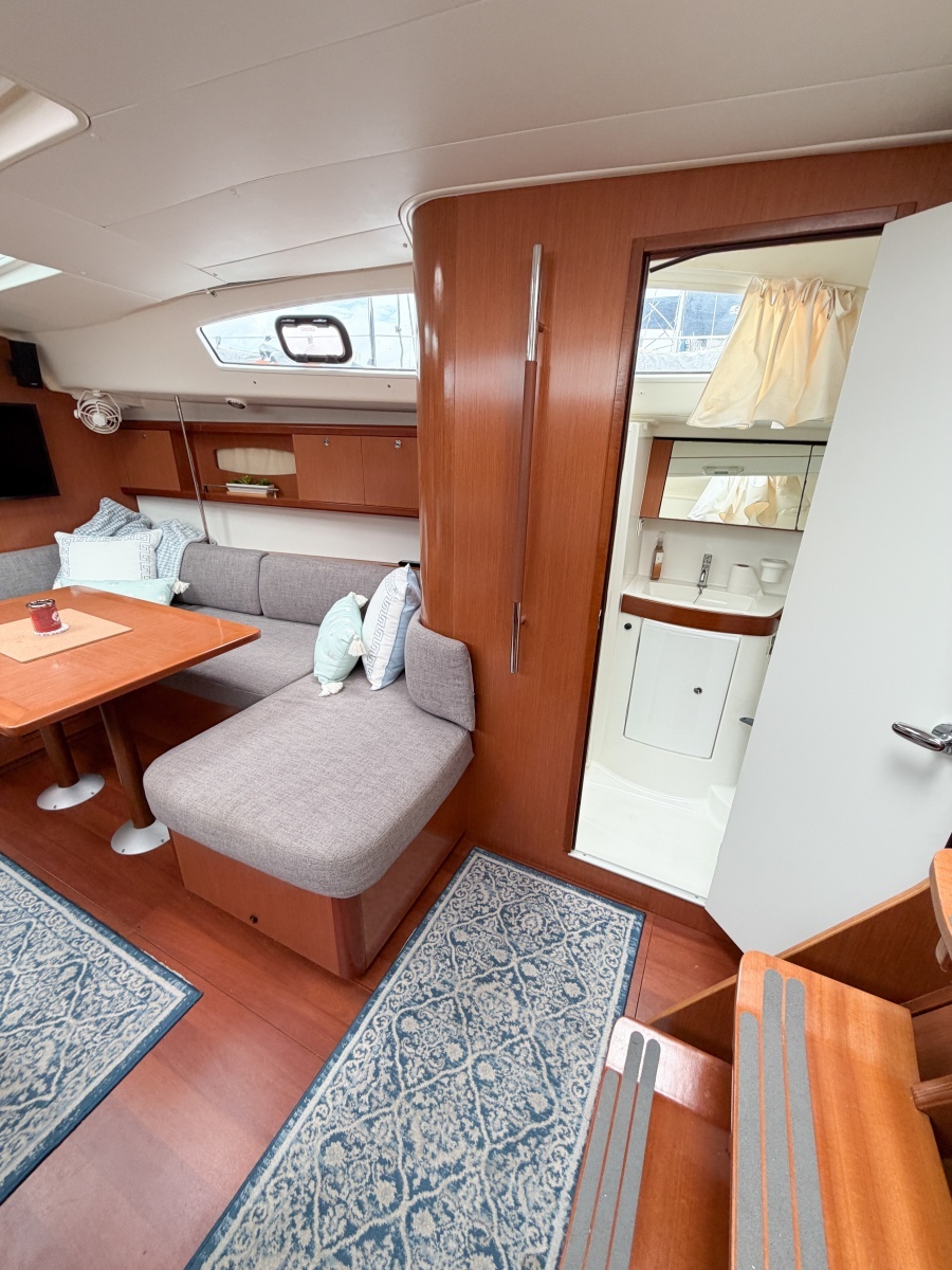 2009 Beneteau Oceanis 40