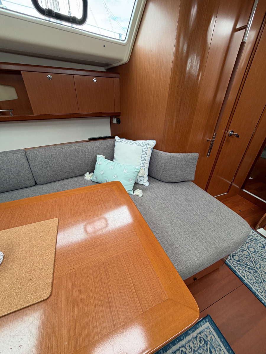 2009 Beneteau Oceanis 40