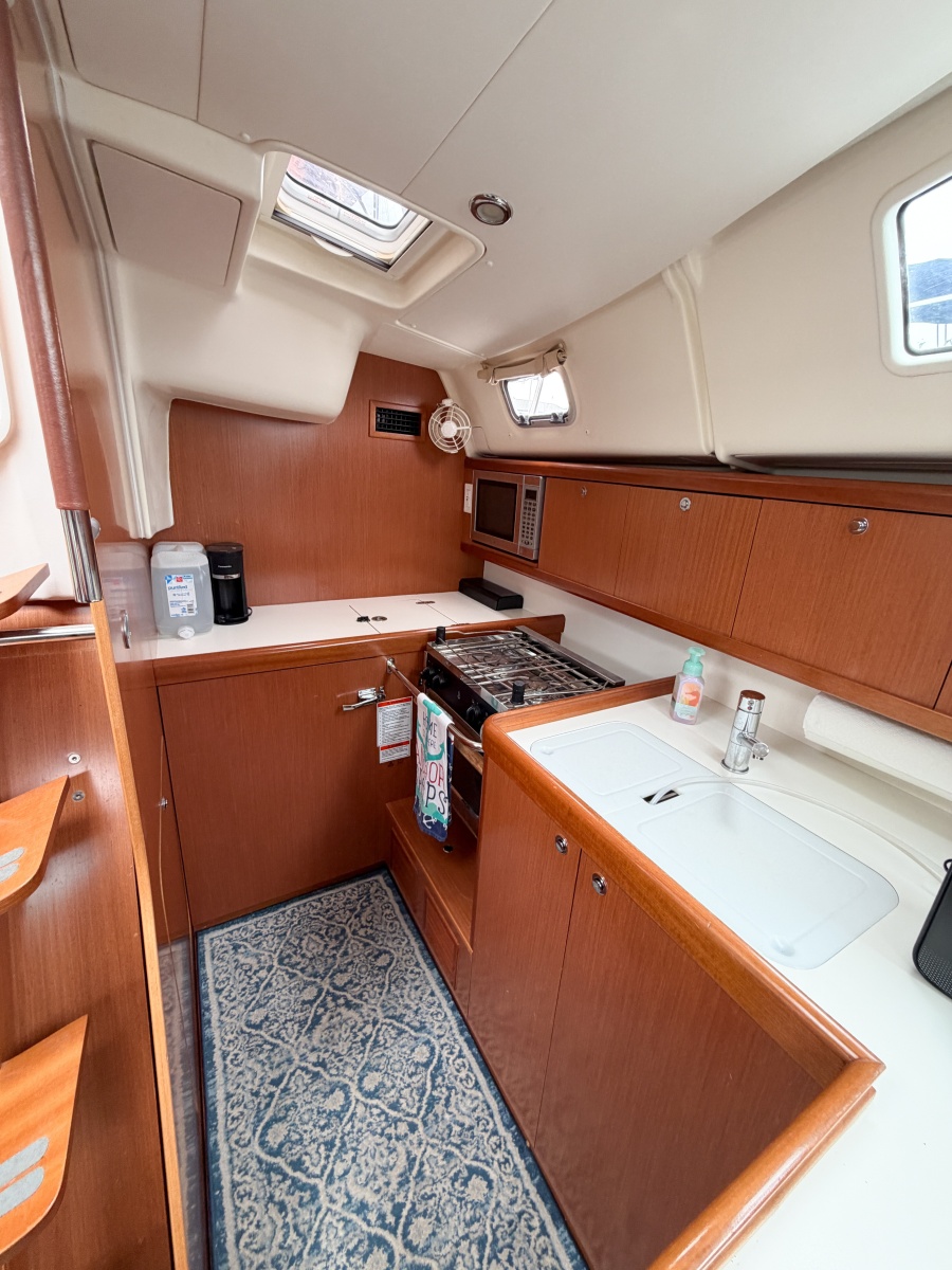 2009 Beneteau Oceanis 40