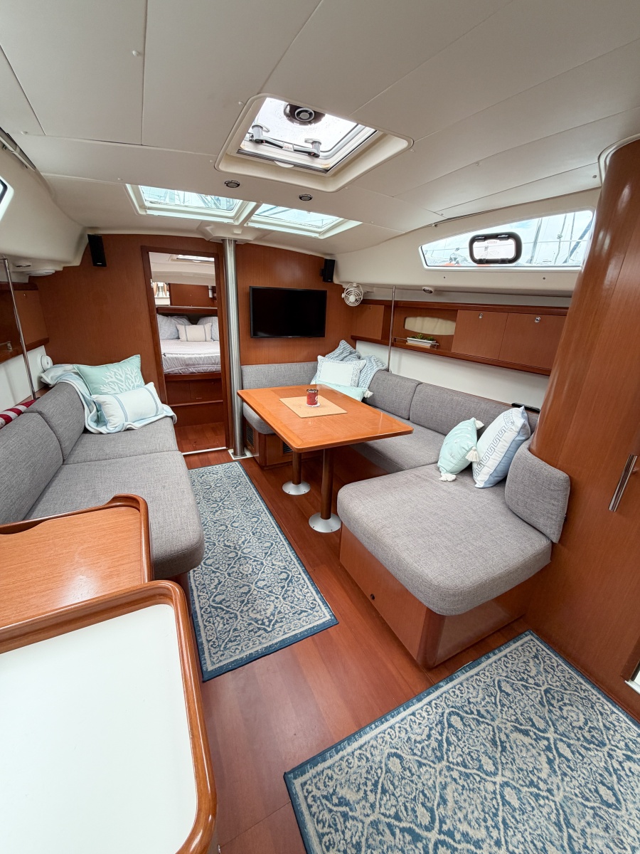2009 Beneteau Oceanis 40