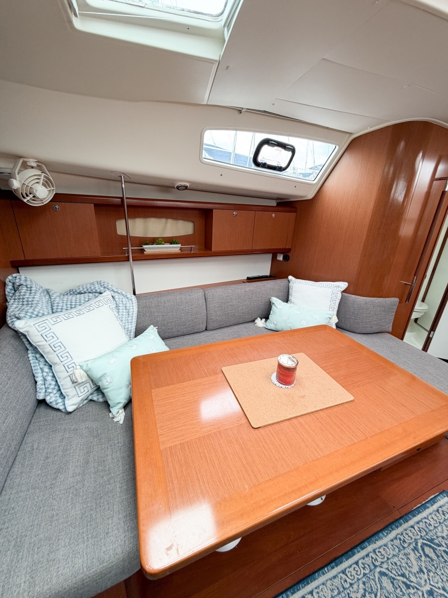 2009 Beneteau Oceanis 40
