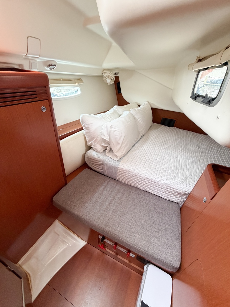 2009 Beneteau Oceanis 40