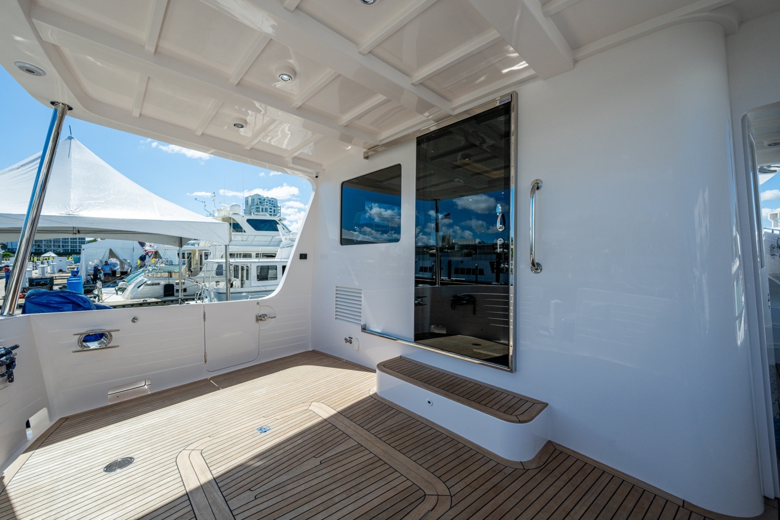 Covered Aft Deck (Back Porch)