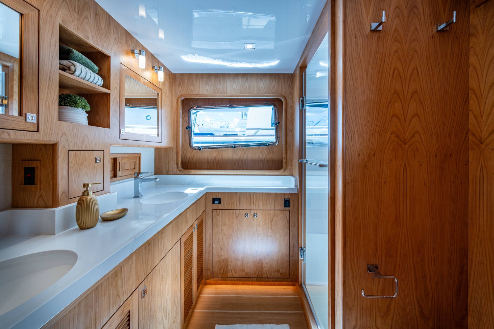 Ensuite Owner Head