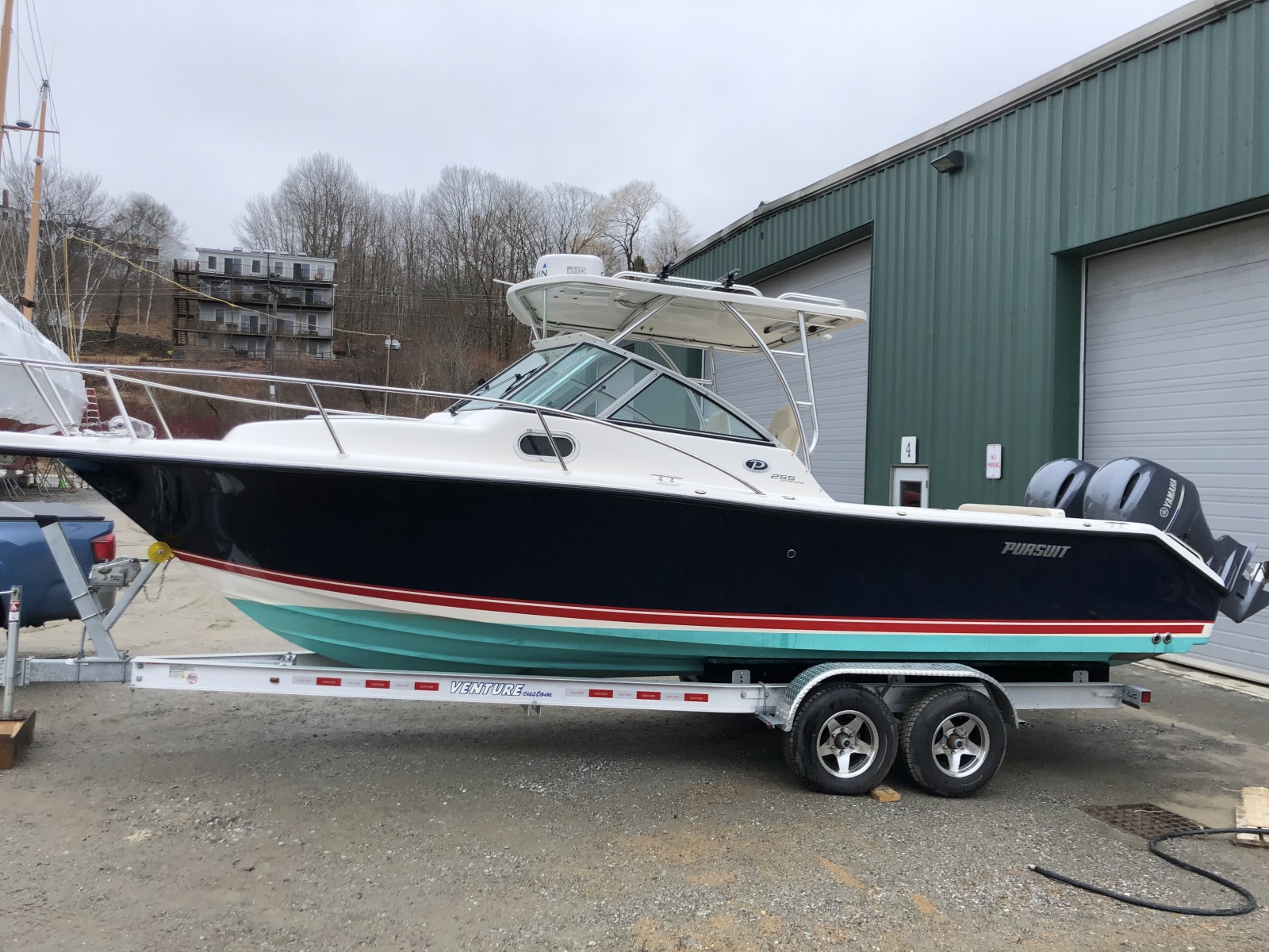 2016 Pursuit 255 Offshore