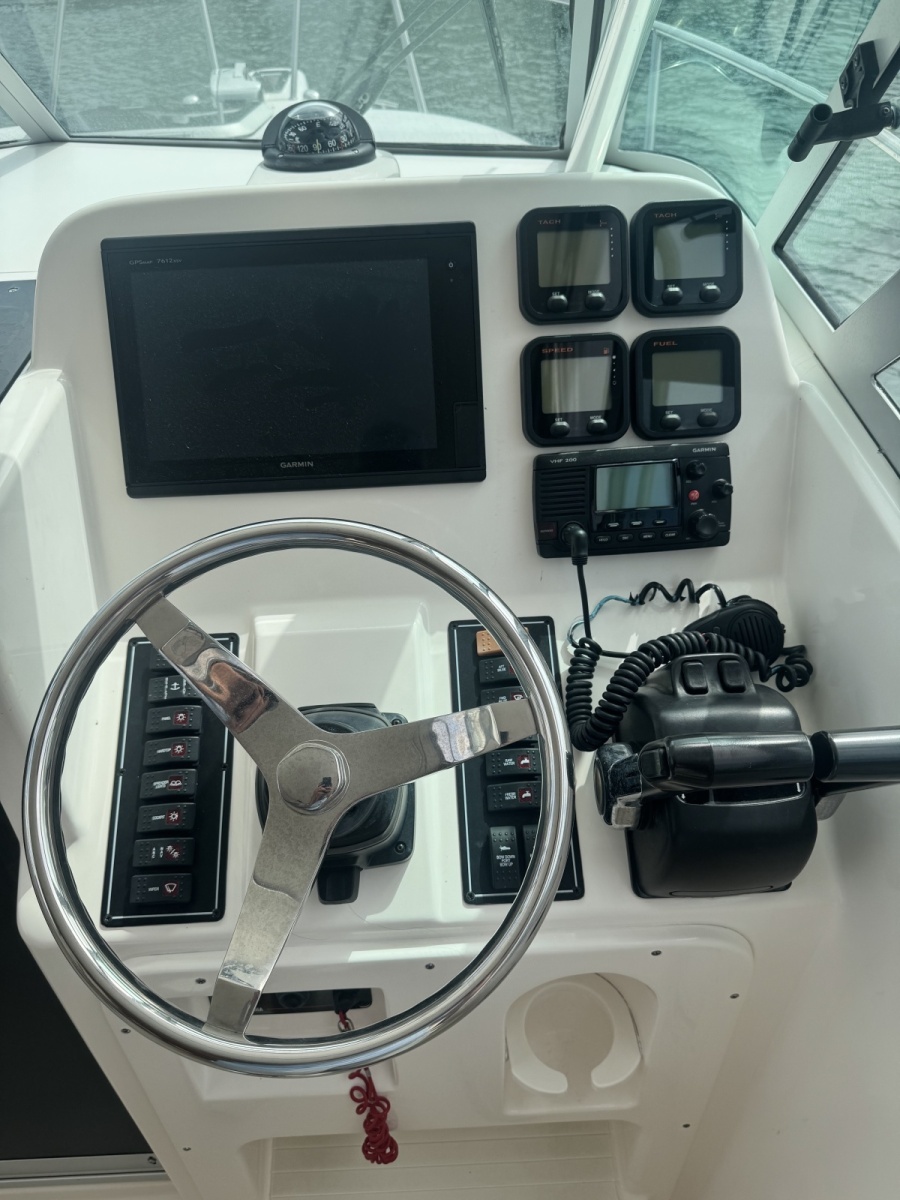 2016 Pursuit 255 Offshore