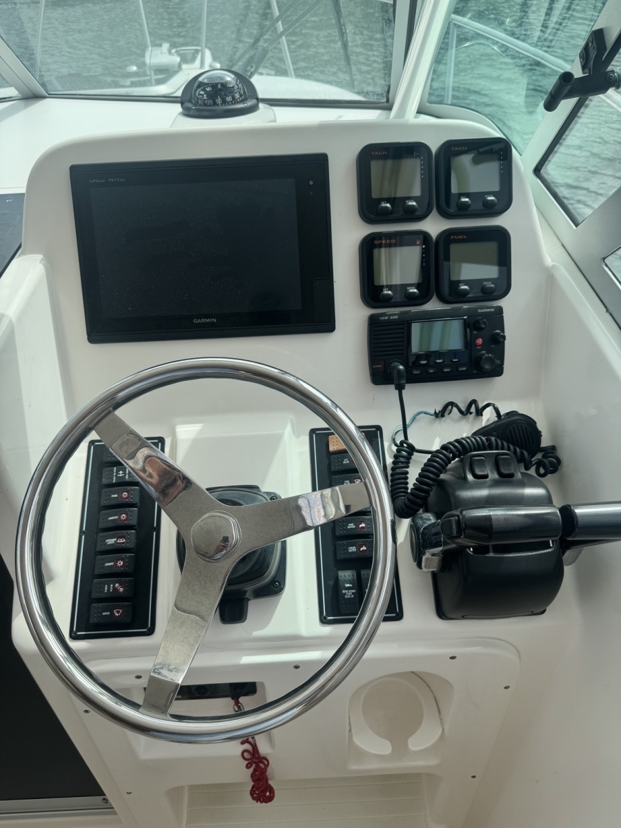 2016 Pursuit 255 Offshore