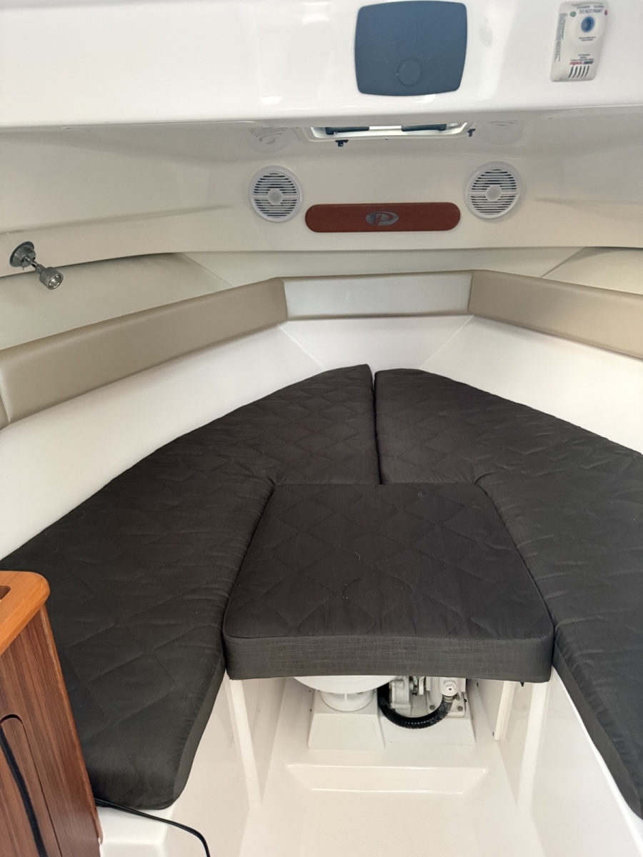 2016 Pursuit 255 Offshore