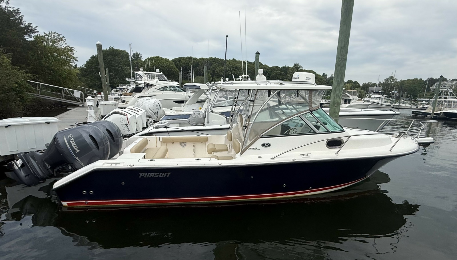 2016 Pursuit 255 Offshore