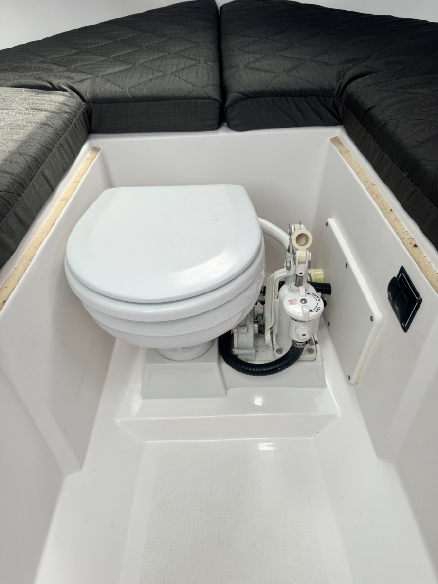 2016 Pursuit 255 Offshore