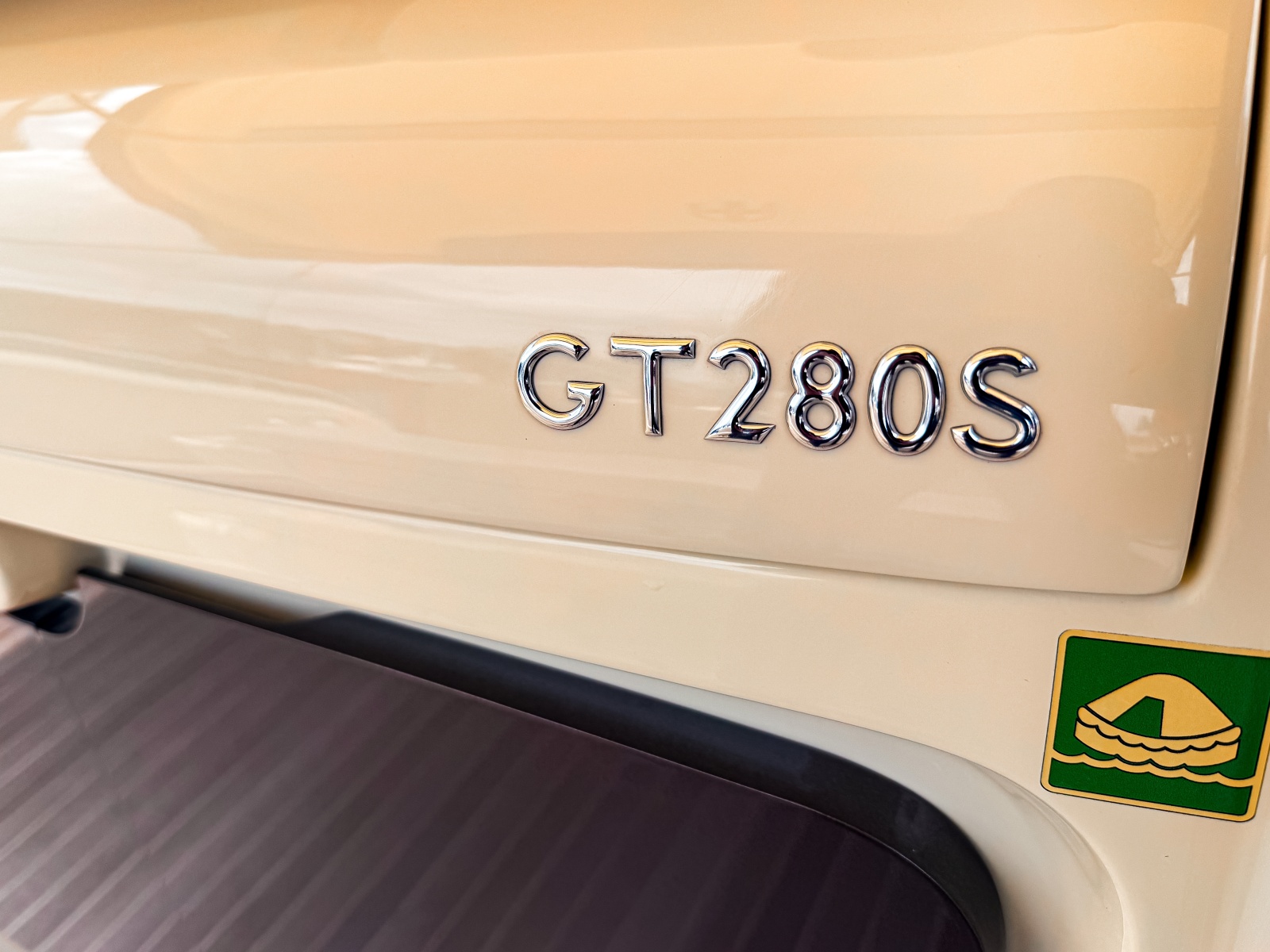 2023 Invictus GT280S