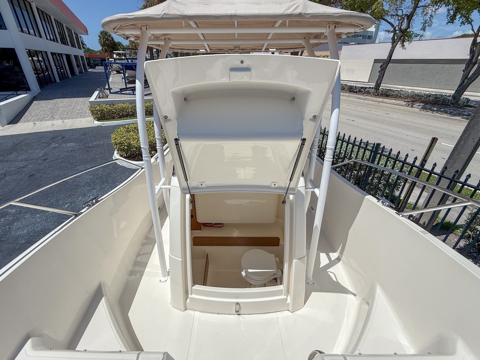 2023 White Shark 230CC
