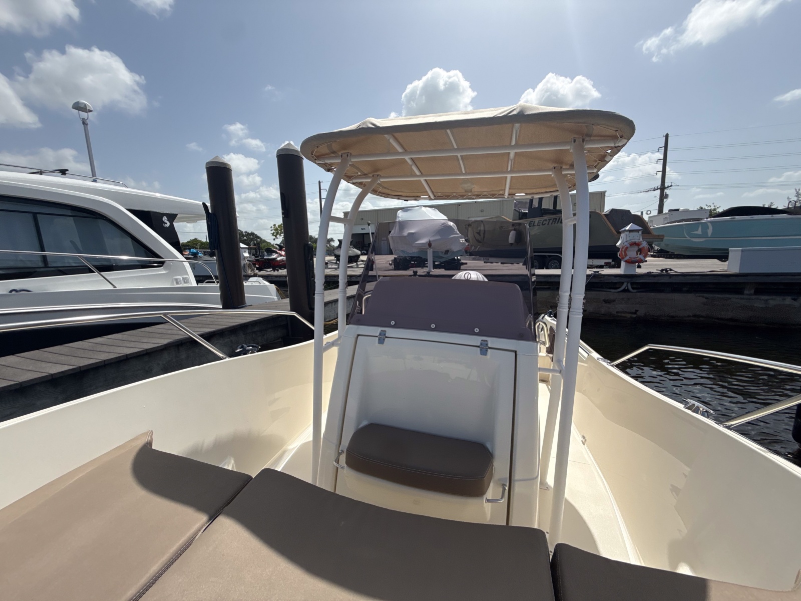2023 White Shark 230CC