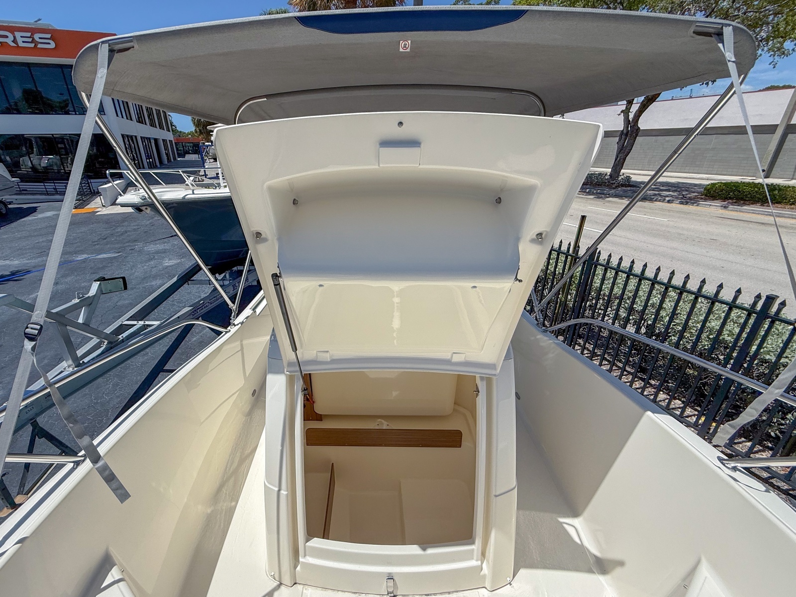 2023 White Shark 210CC