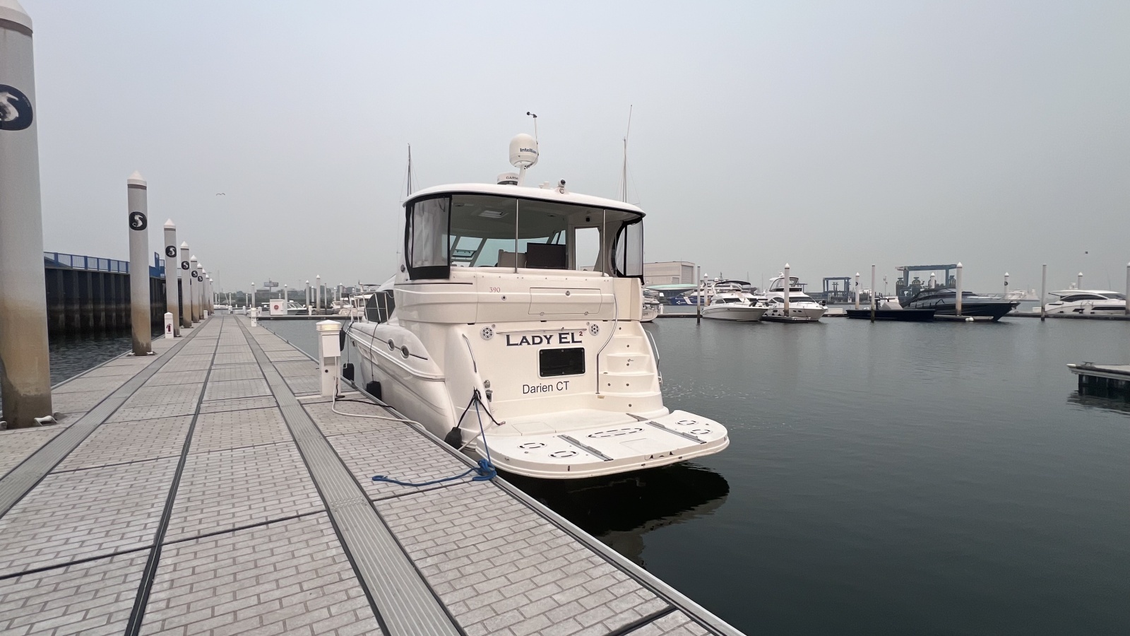 2005 Sea Ray 390 Motor Yacht