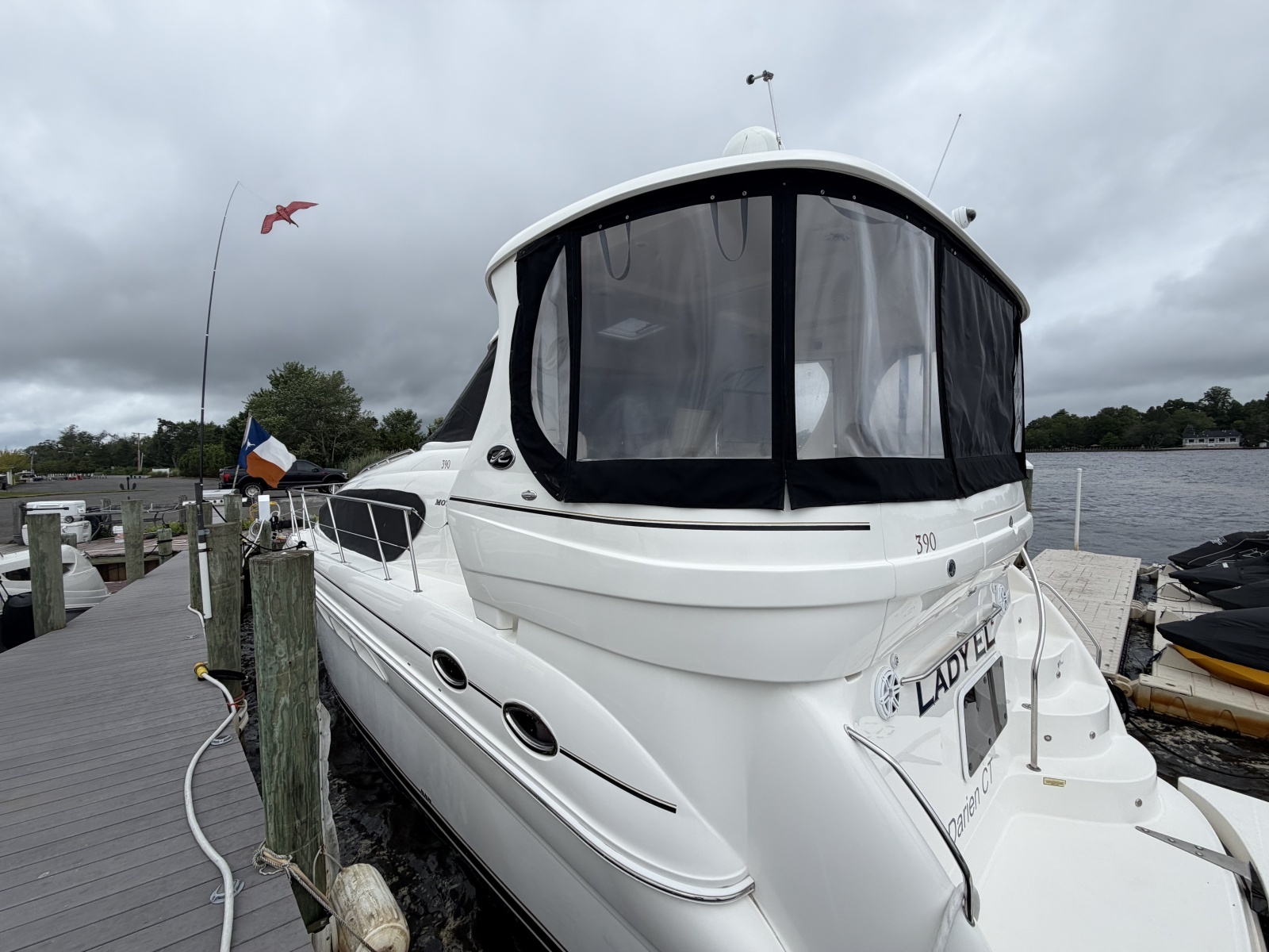 2005 Sea Ray 390 Motor Yacht