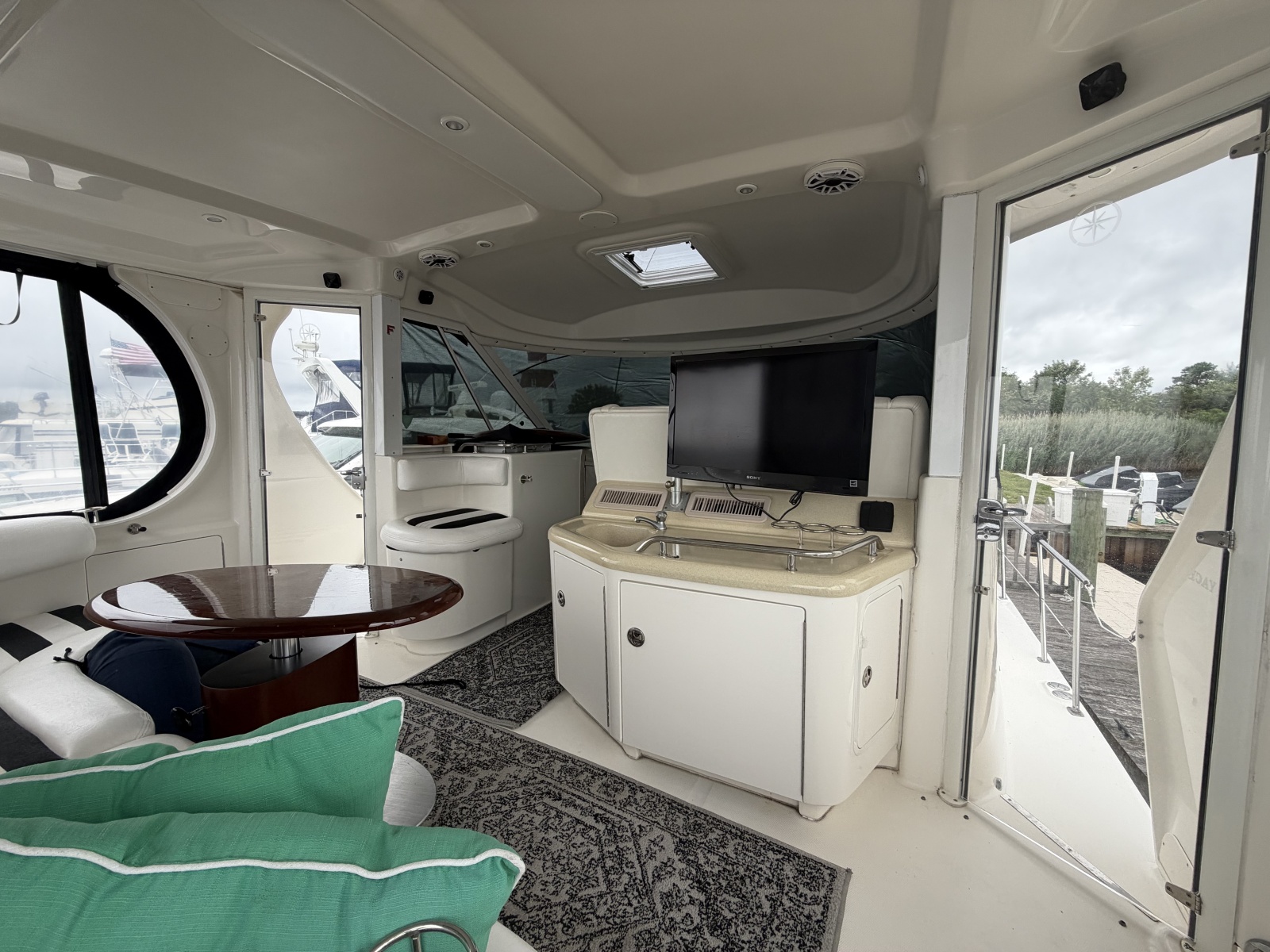 2005 Sea Ray 390 Motor Yacht