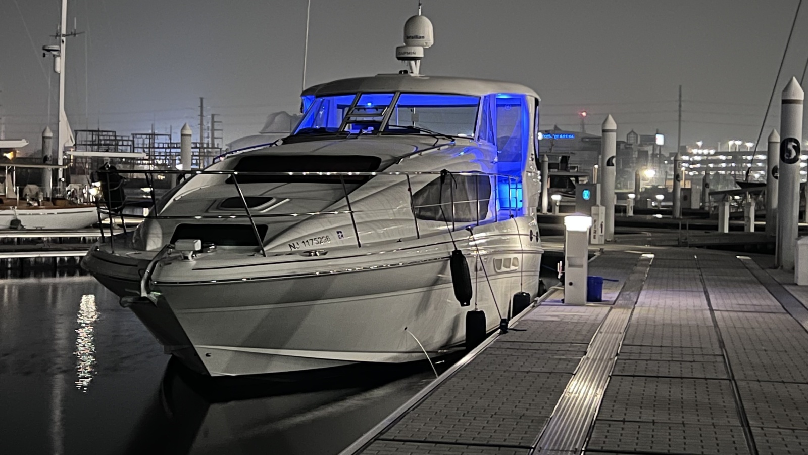 2005 Sea Ray 390 Motor Yacht