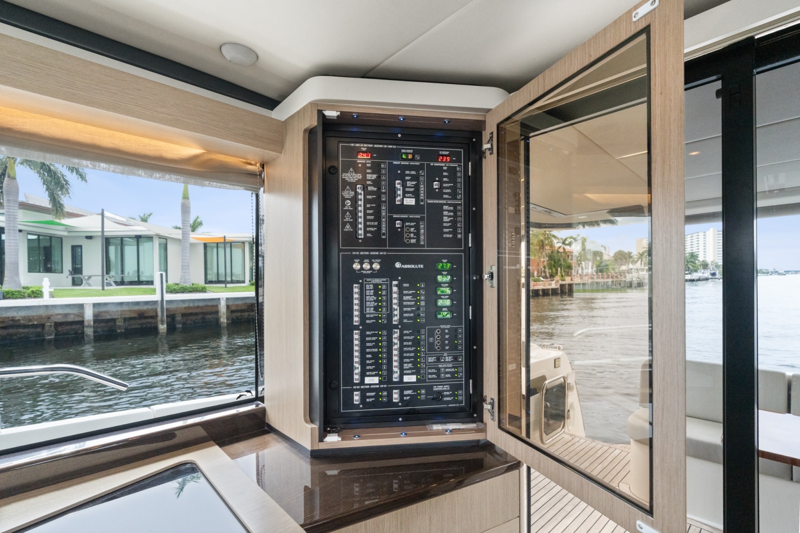 2022 Absolute Navetta 52