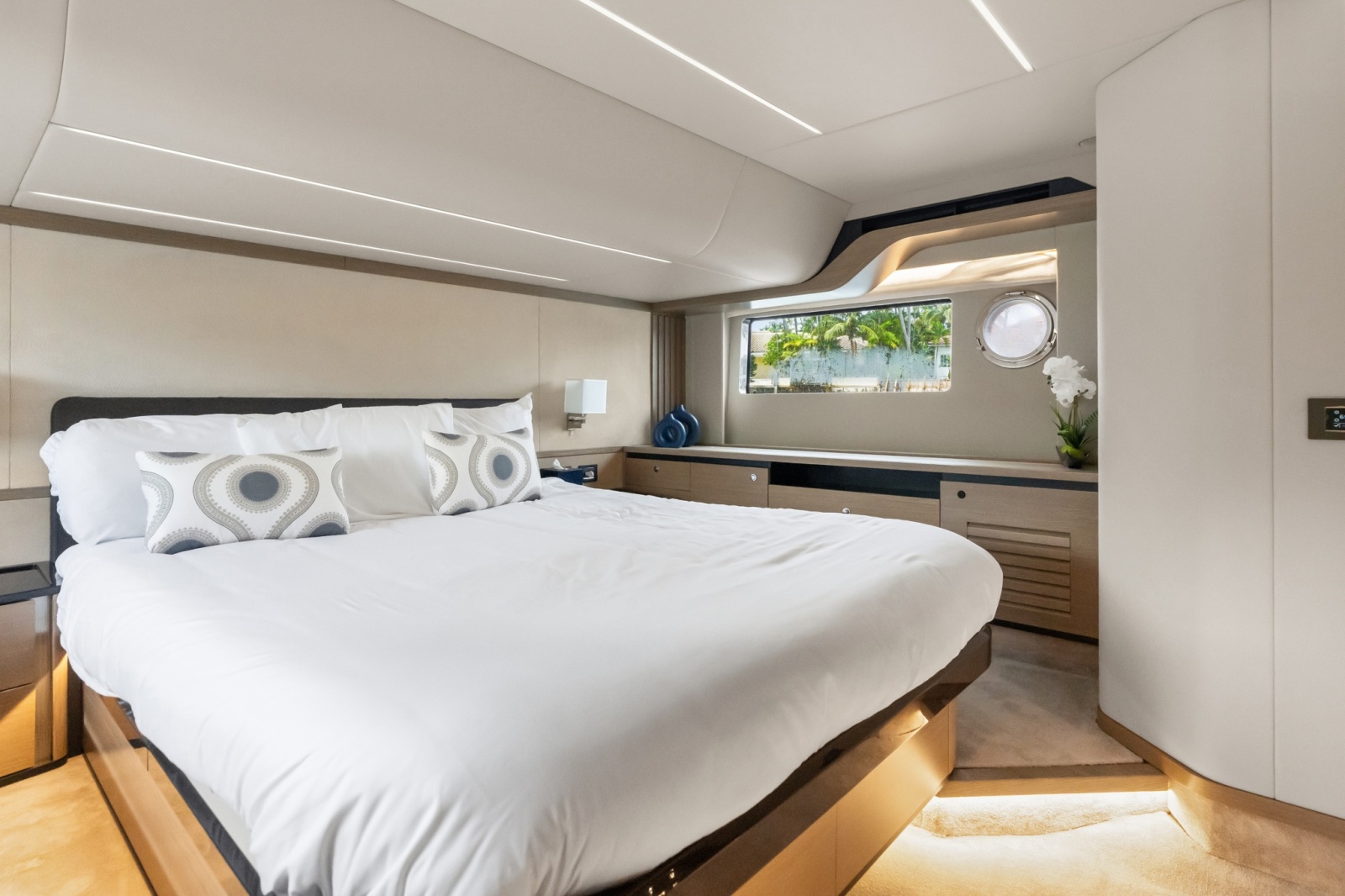 2022 Absolute Navetta 52