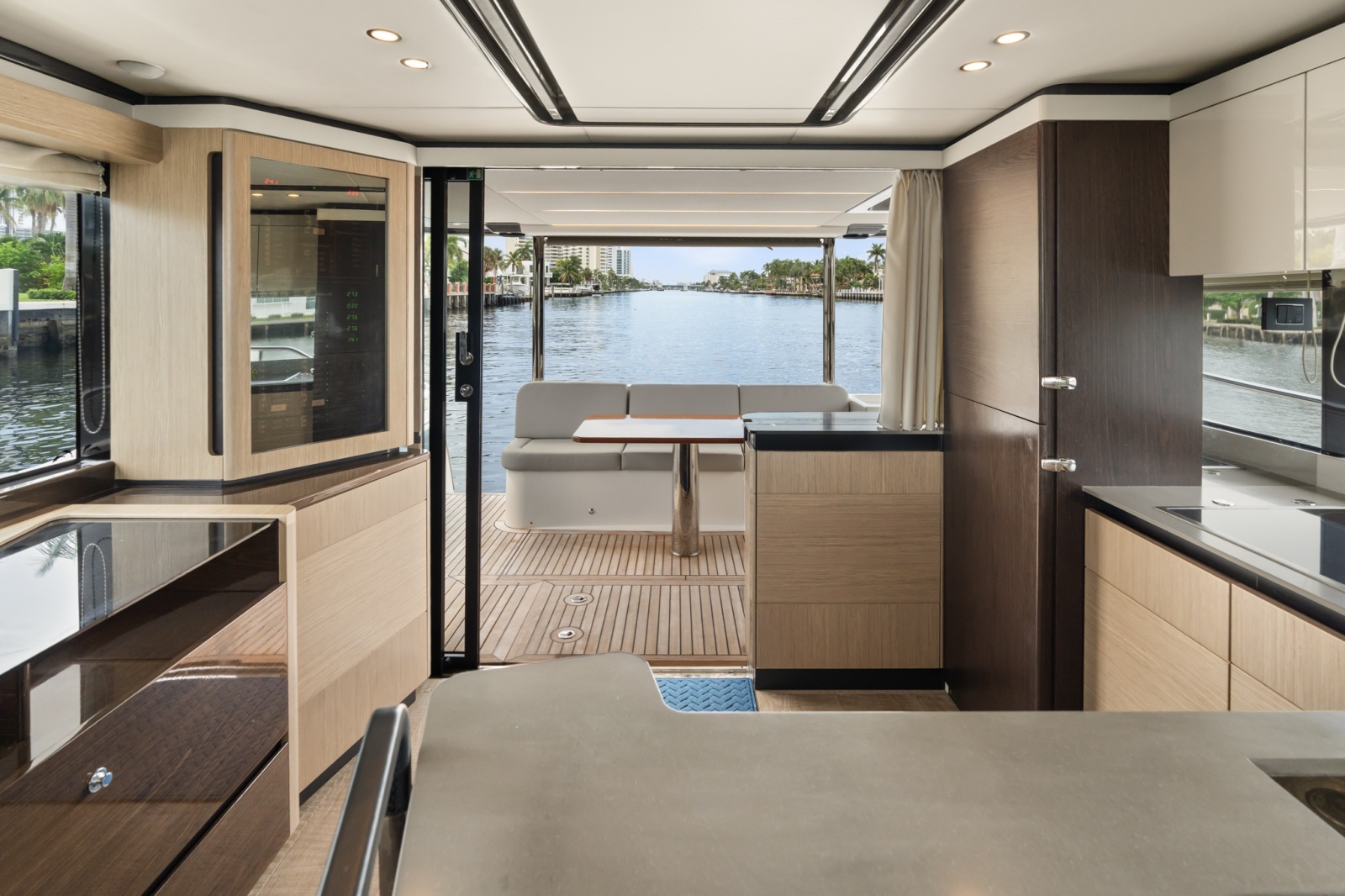 2022 Absolute Navetta 52