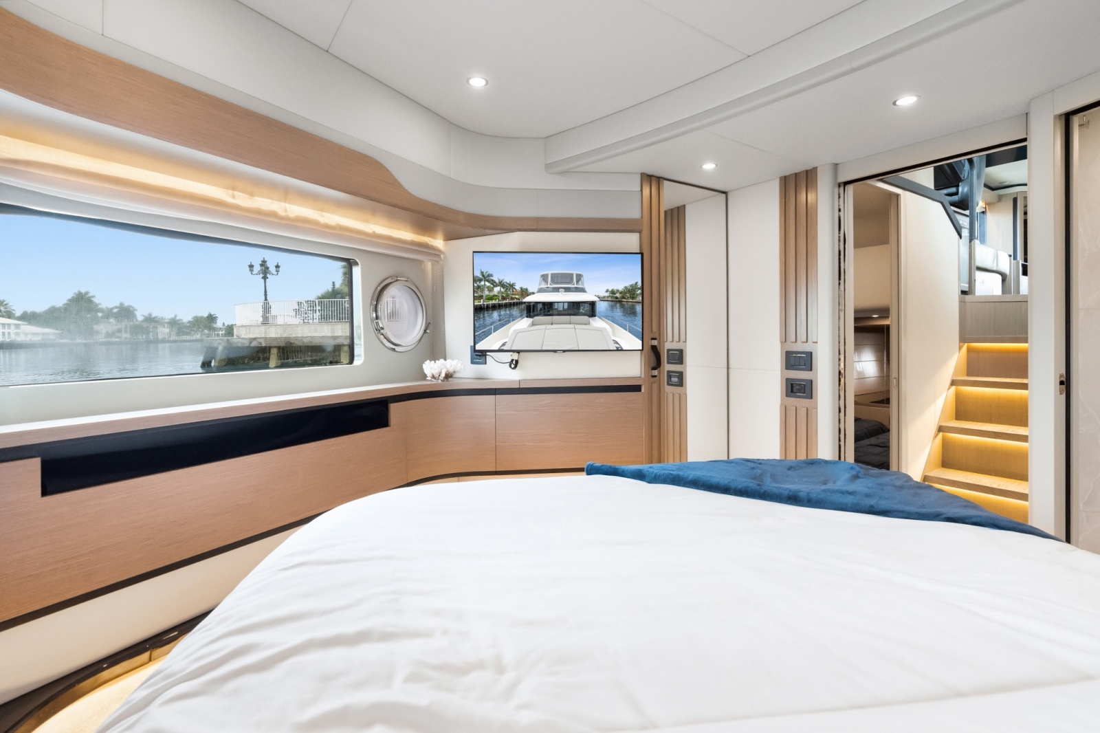 2022 Absolute Navetta 52