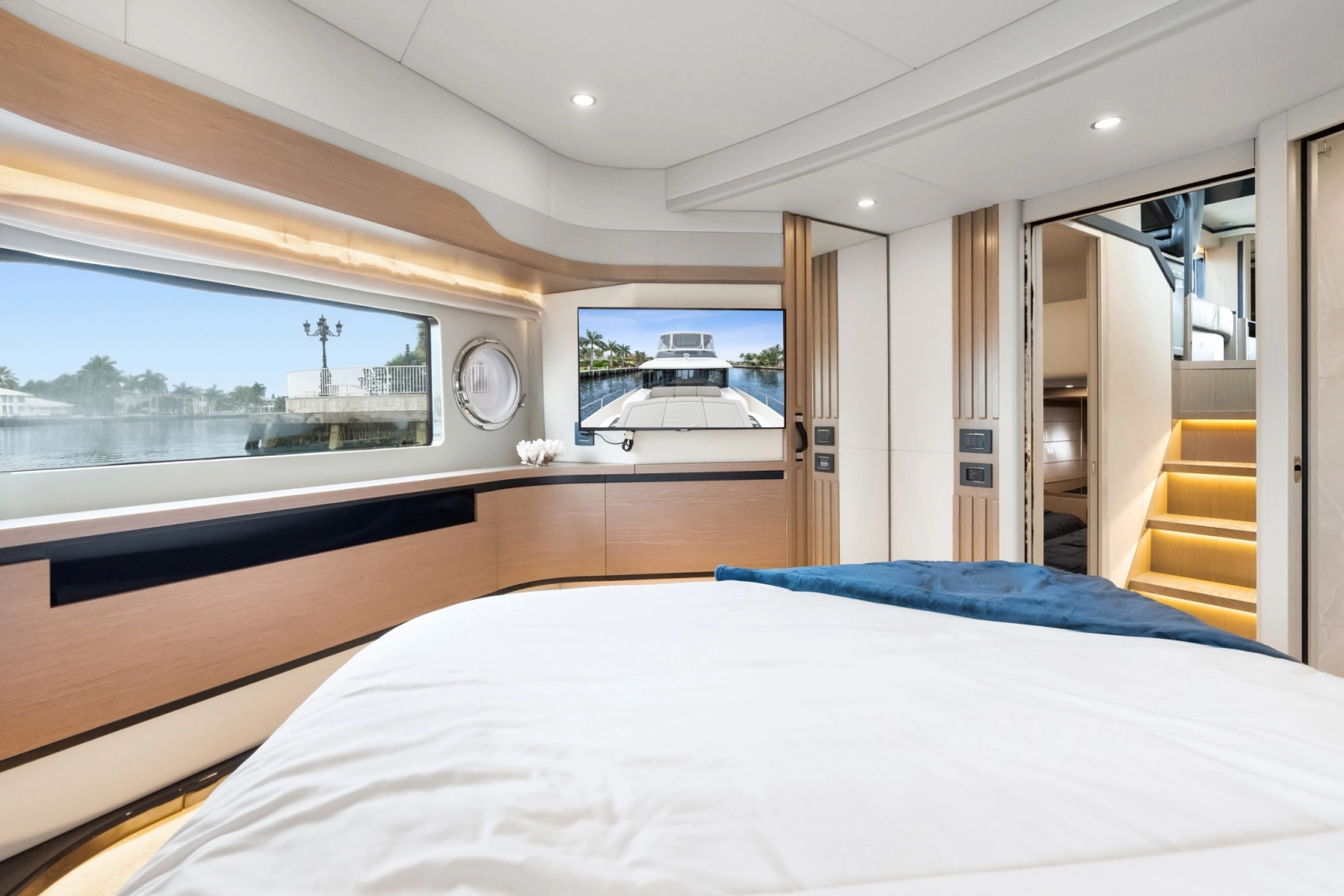 2022 Absolute Navetta 52