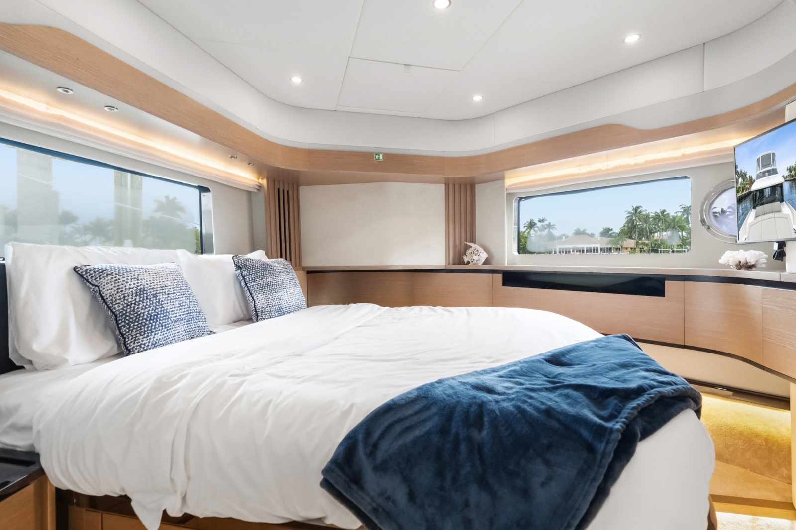 2022 Absolute Navetta 52