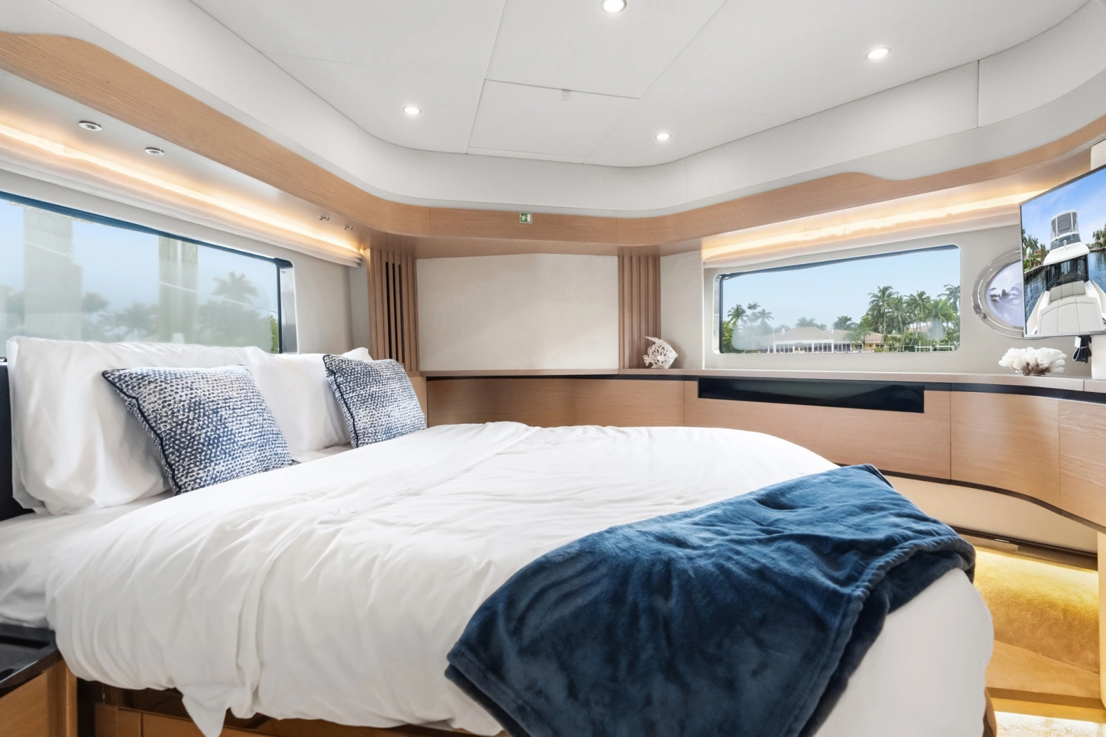 2022 Absolute Navetta 52