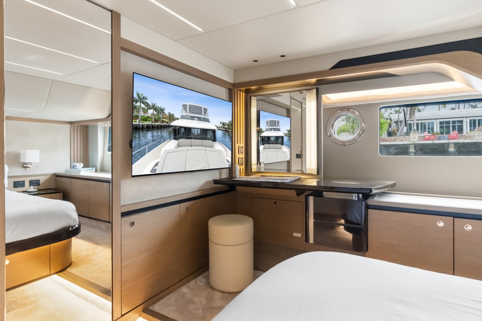 2022 Absolute Navetta 52