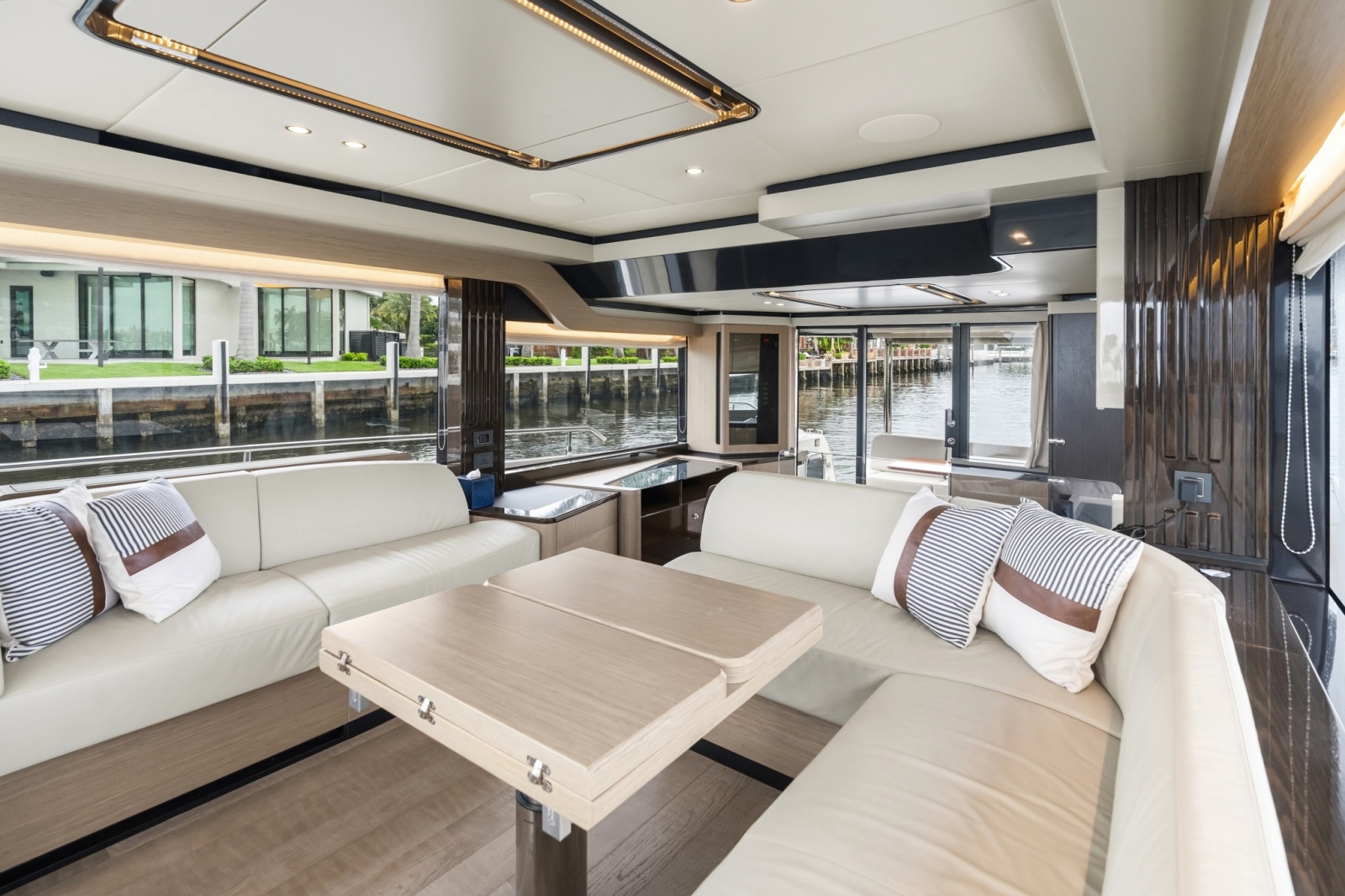 2022 Absolute Navetta 52