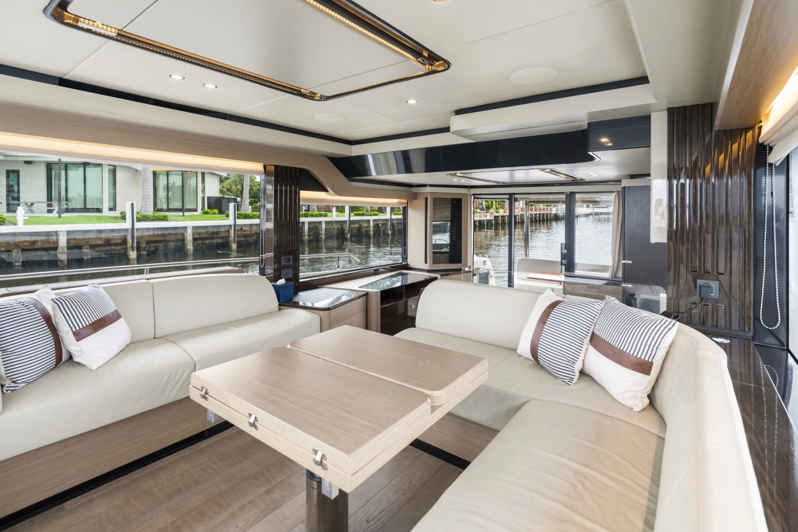 2022 Absolute Navetta 52