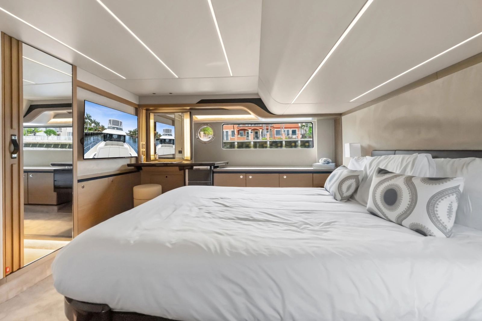 2022 Absolute Navetta 52