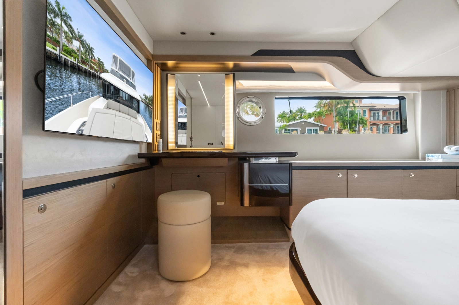 2022 Absolute Navetta 52