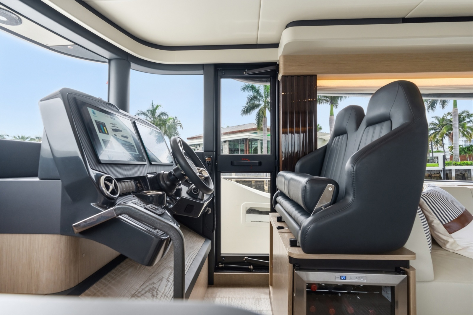 2022 Absolute Navetta 52