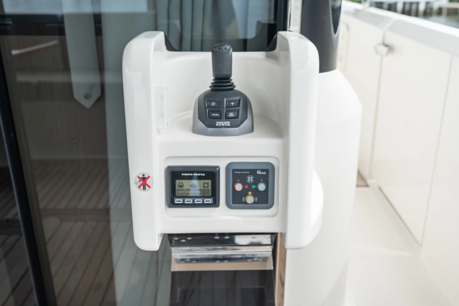 2022 Absolute Navetta 52