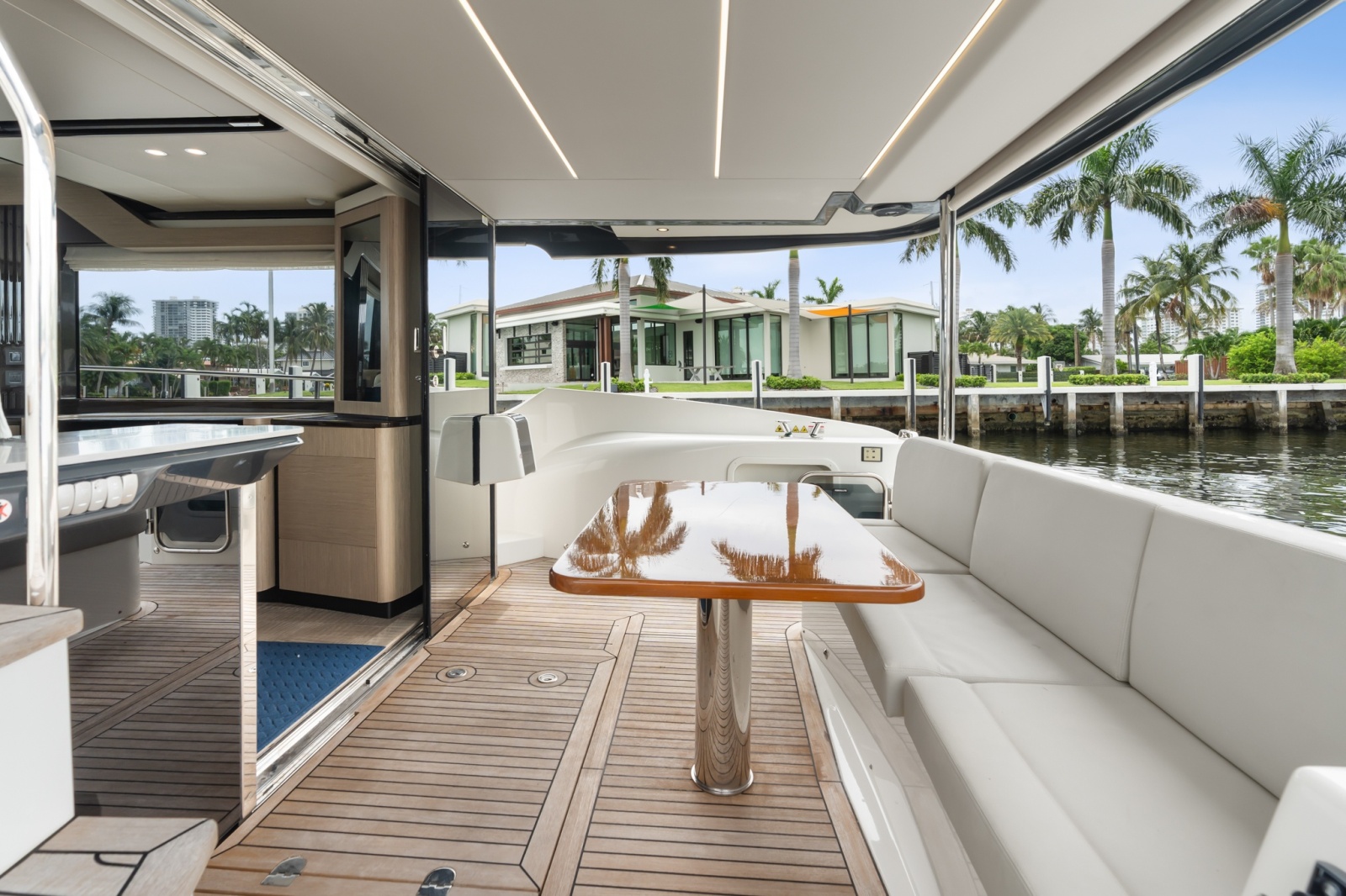 2022 Absolute Navetta 52