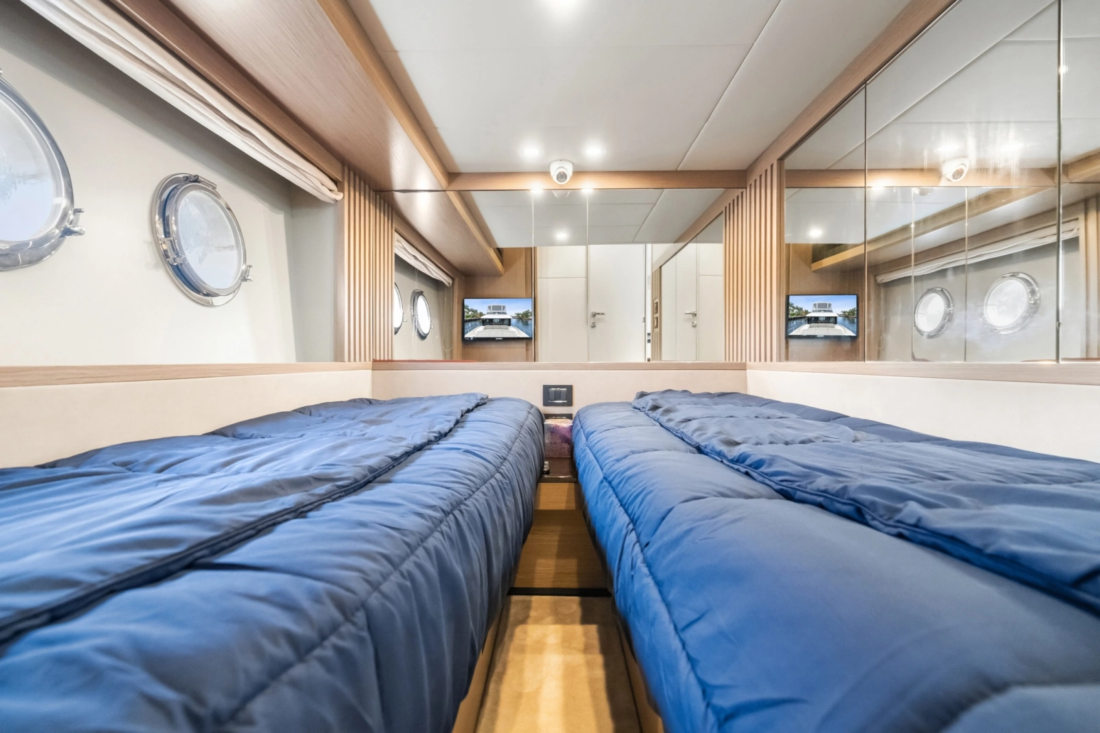 2022 Absolute Navetta 52