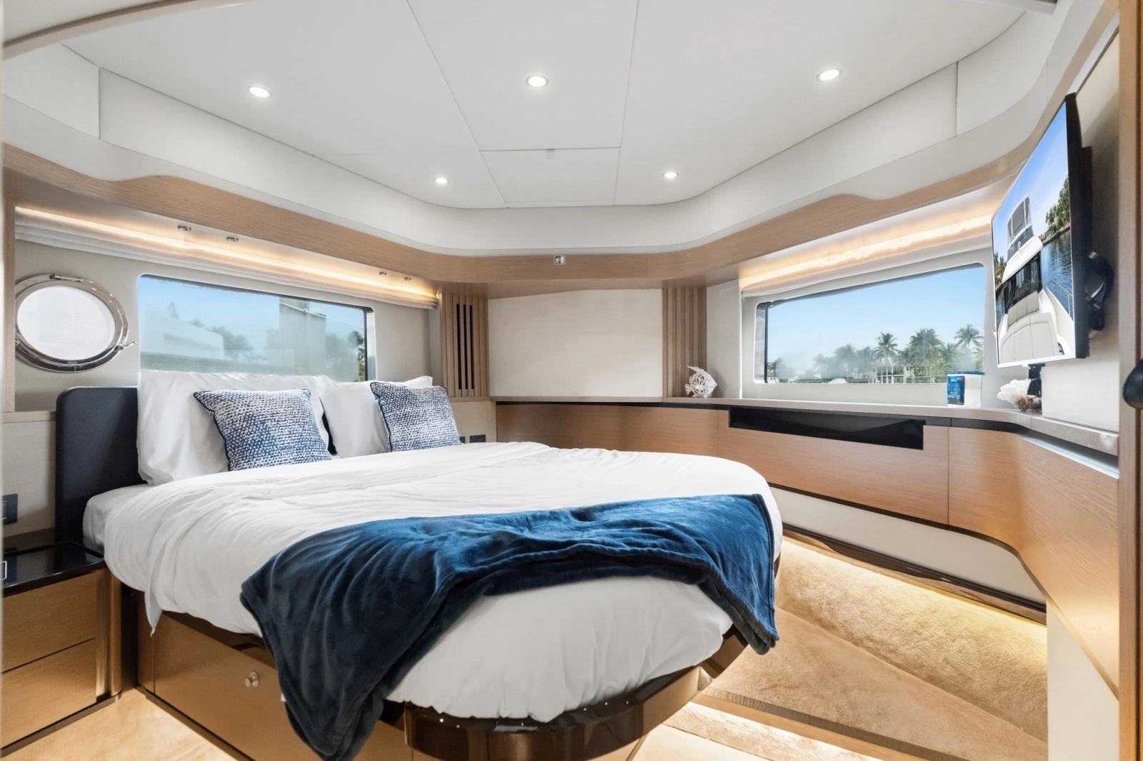 2022 Absolute Navetta 52