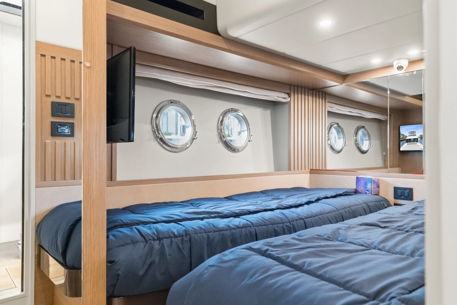 2022 Absolute Navetta 52