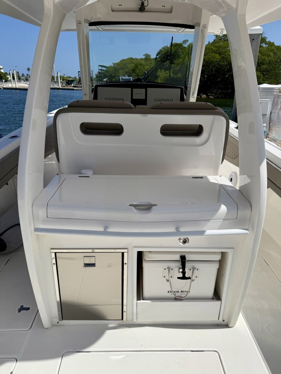 2019 Intrepid 345 Nomad SE