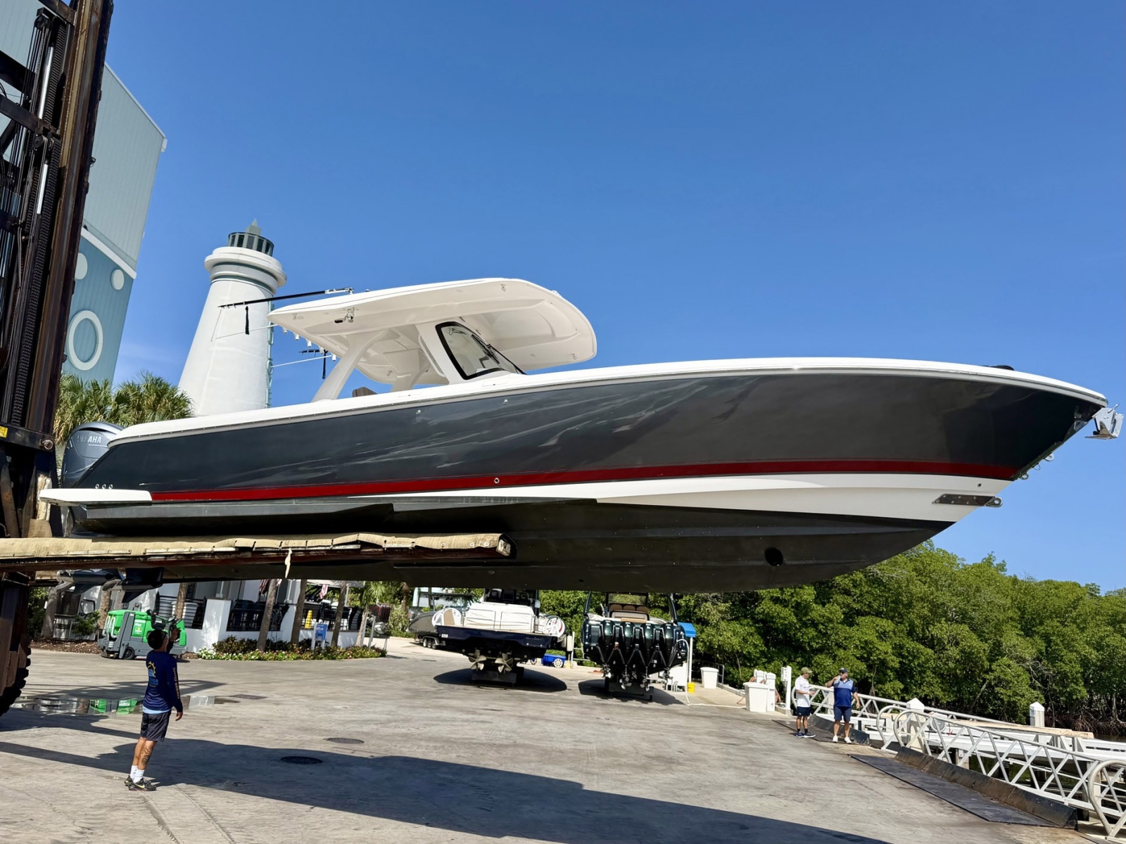 2019 Intrepid 345 Nomad SE