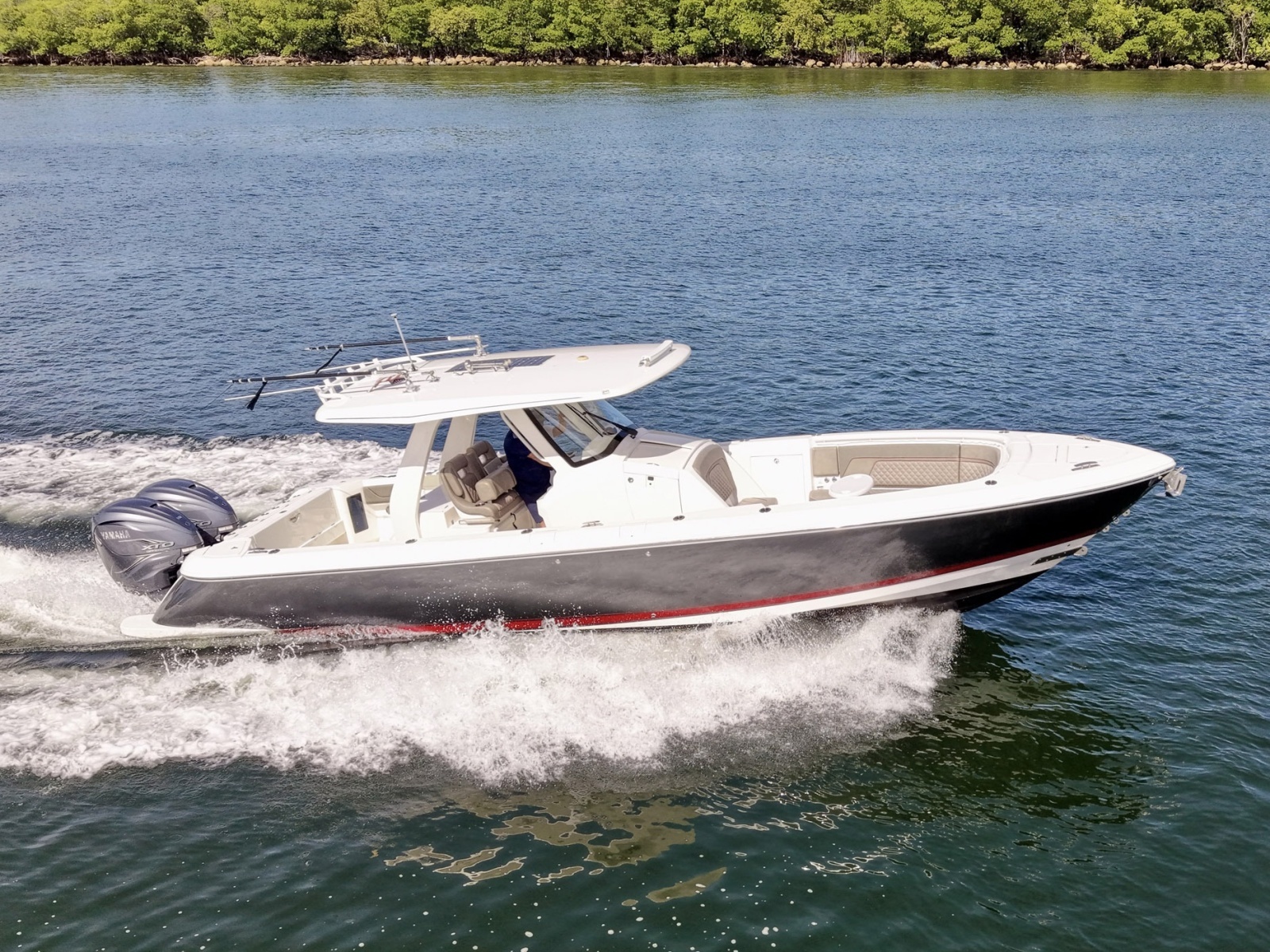 2019 Intrepid 345 Nomad SE